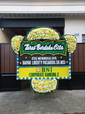 Papan Bunga Duka di Taman Bunga