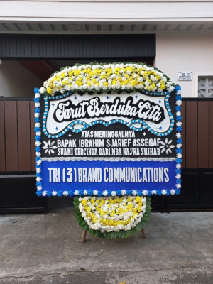 Papan Bunga Duka di Taman Bunga